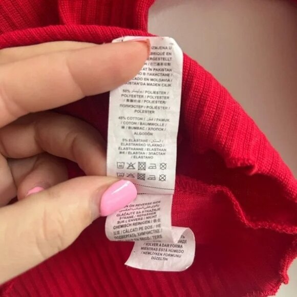 Missguided, size 4, off the shoulder long sleeve crop top. Cherry red - Picture 4 of 9